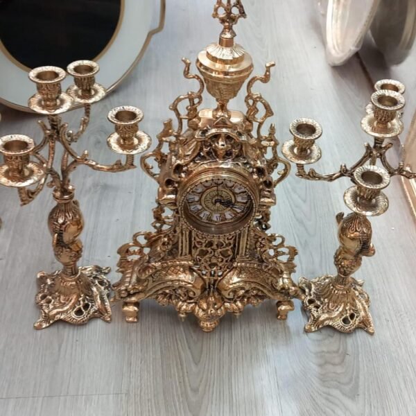 Horloge-Royale-en-Cuivre-avec-Chandeliers-Style-Baroque